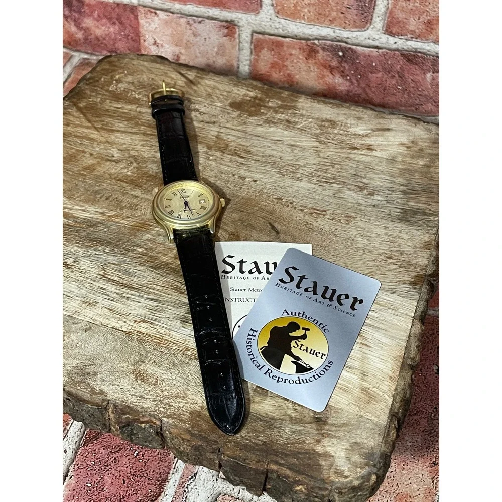 Stauer‎ Metropolitan Gold Tone Watch Roman Numeral Date Black Leather Strap Box